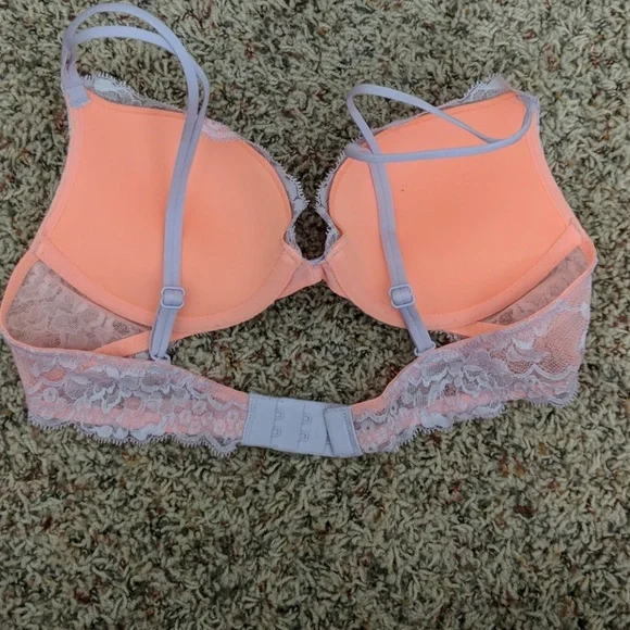 Victoria's Secret Push Up Bra - Picture 8 of 8